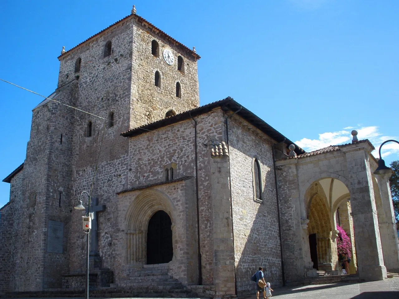 Basílica de Santa María del Concejo en Llanes
