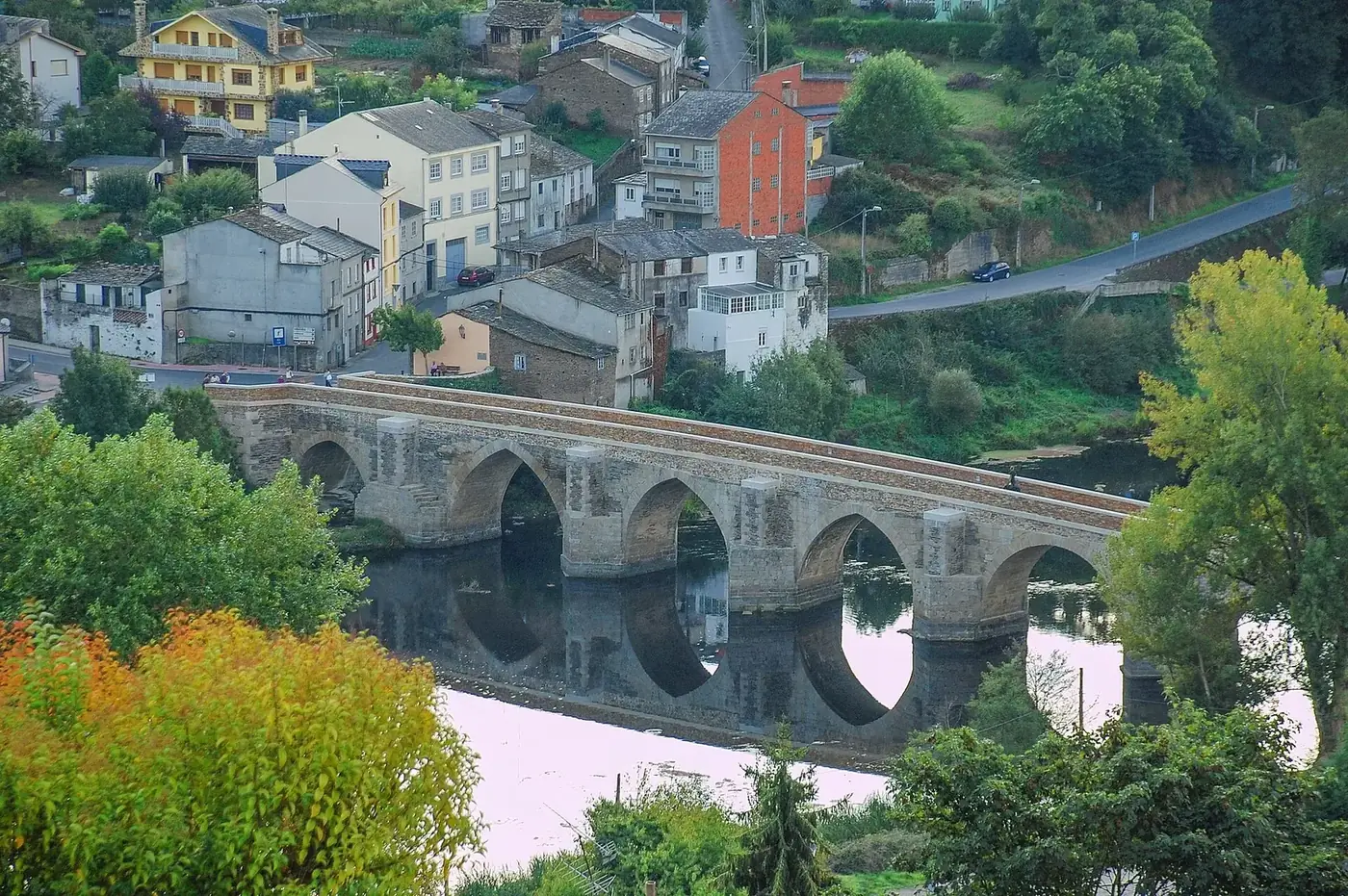 Puente romano sobre el río Miño en Lugo