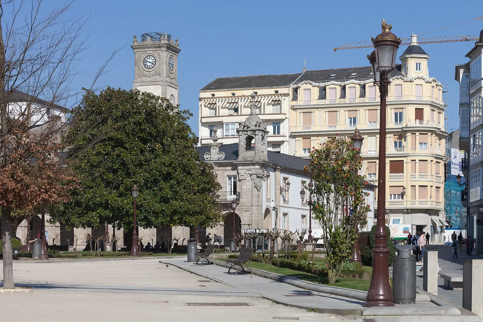 Praza Maior de Lugo con el ayuntamiento