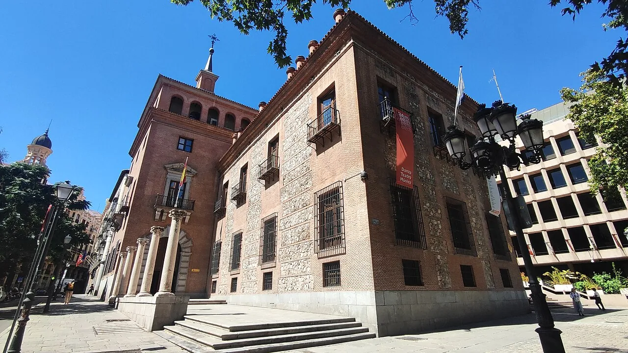 Casa de las Siete Chimeneas en Madrid