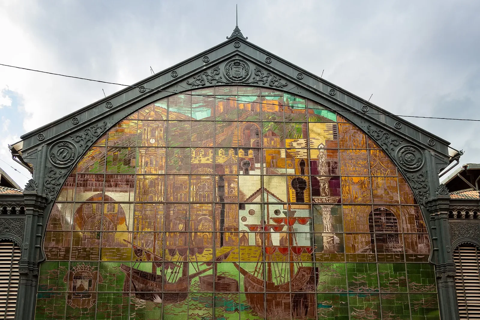 Vidriera del Mercado de Atarazanas de Málaga