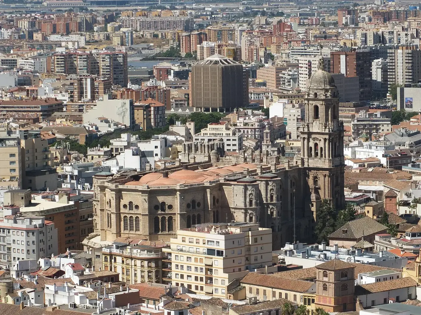 Catedral de Málaga con su única torre