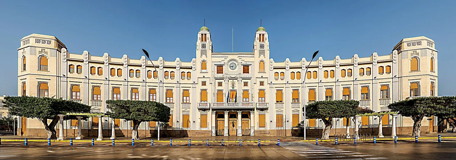 Palacio de la Asamblea de Melilla en la Plaza de España