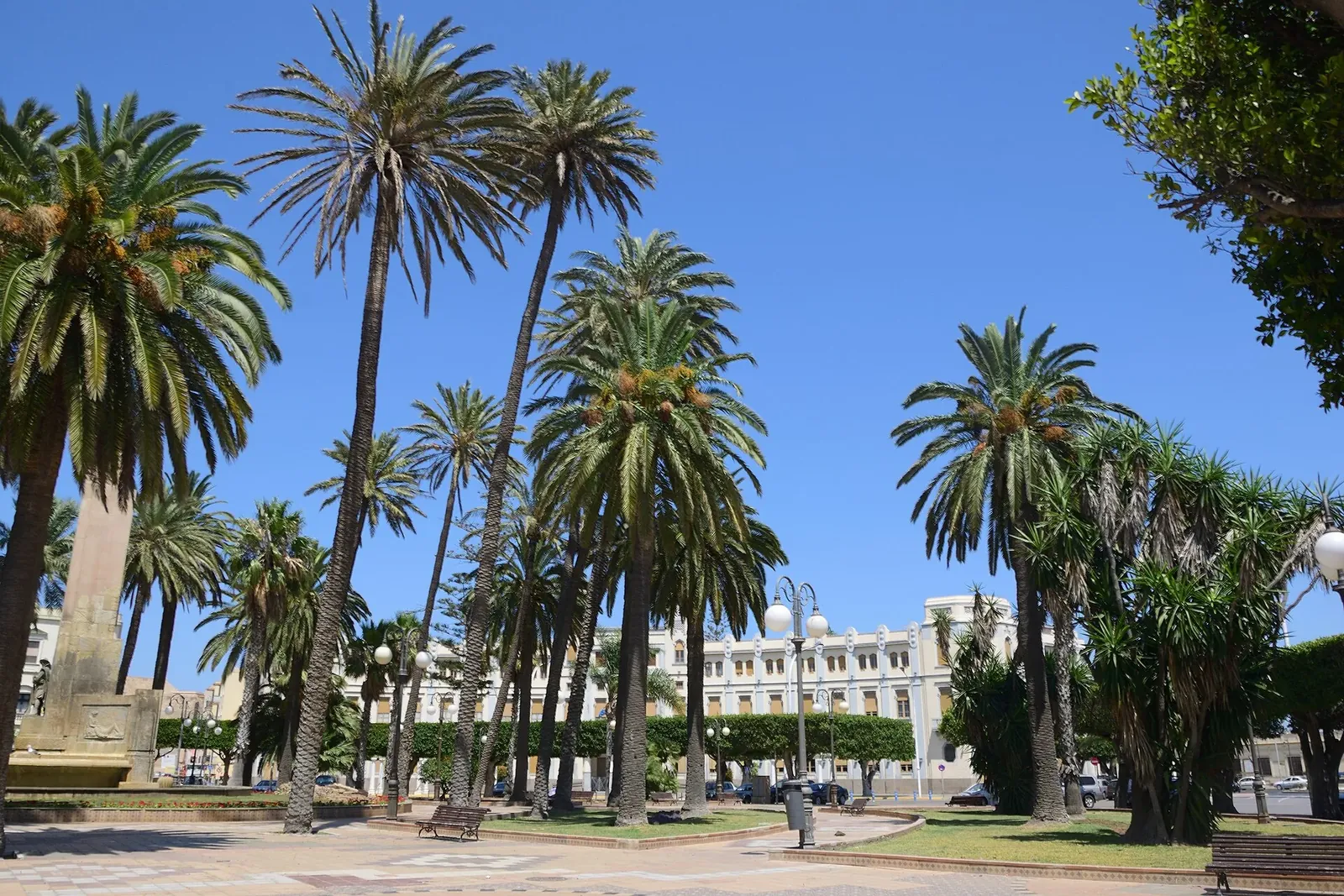 Plaza de España de Melilla con palmeras