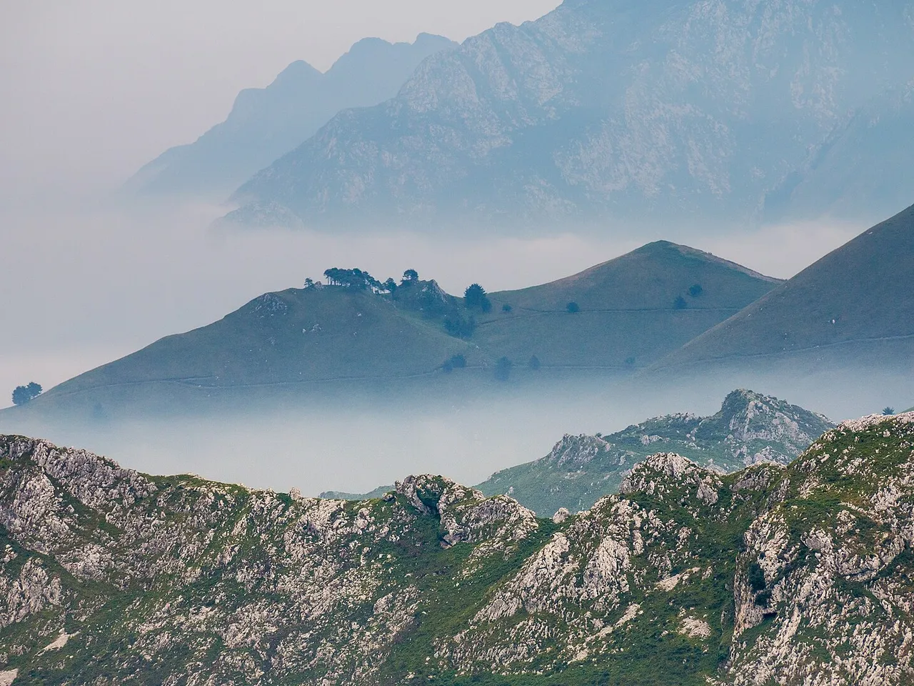 Nubes y montañas desde el Fitu