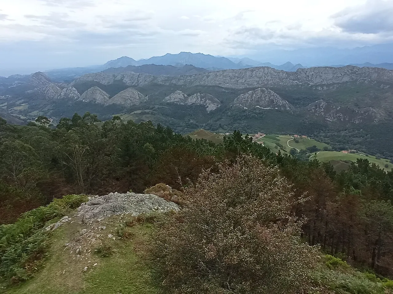 Vista de las montañas desde el Mirador del Fitu