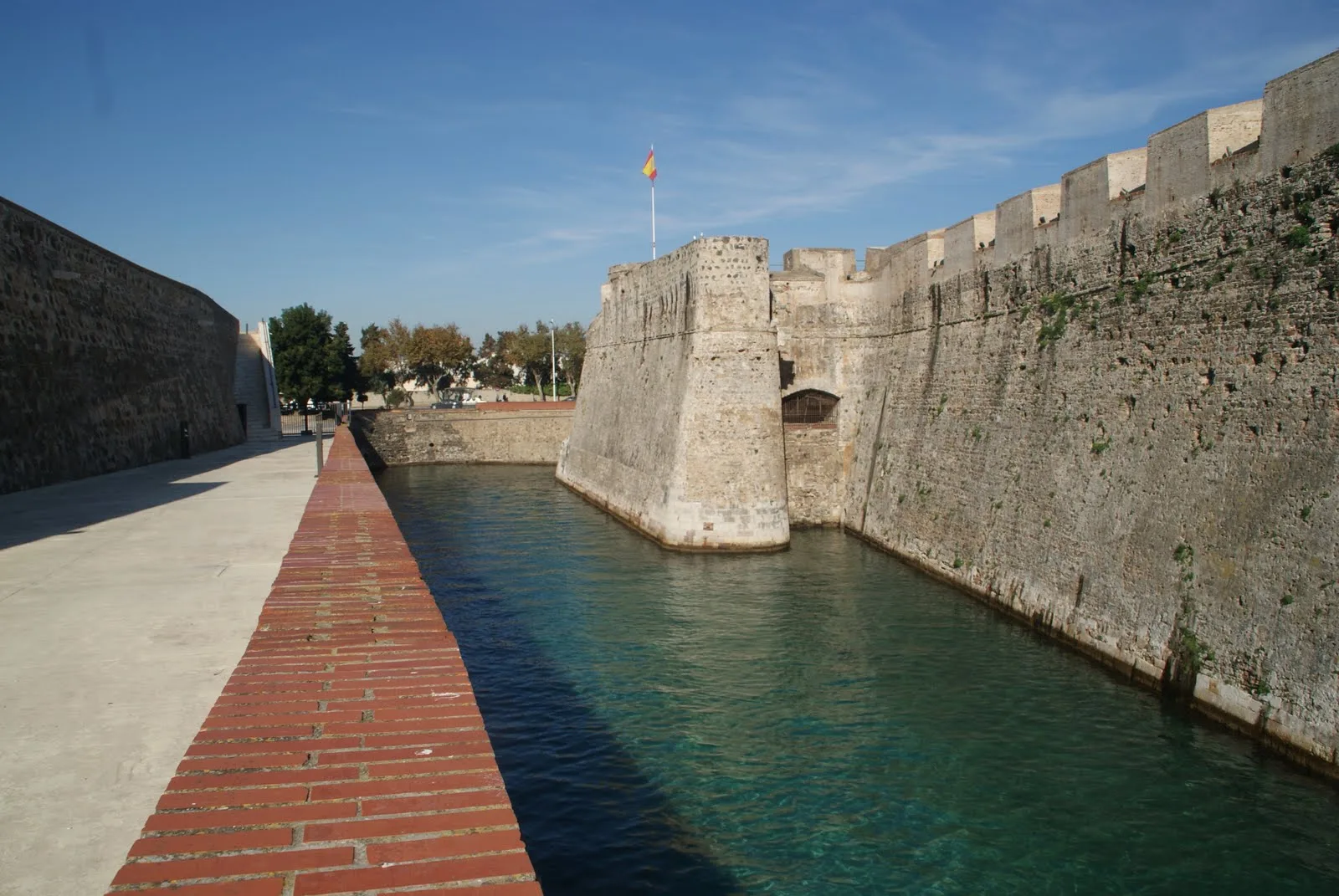 Baluarte de la Bandera y foso de las Murallas Reales de Ceuta