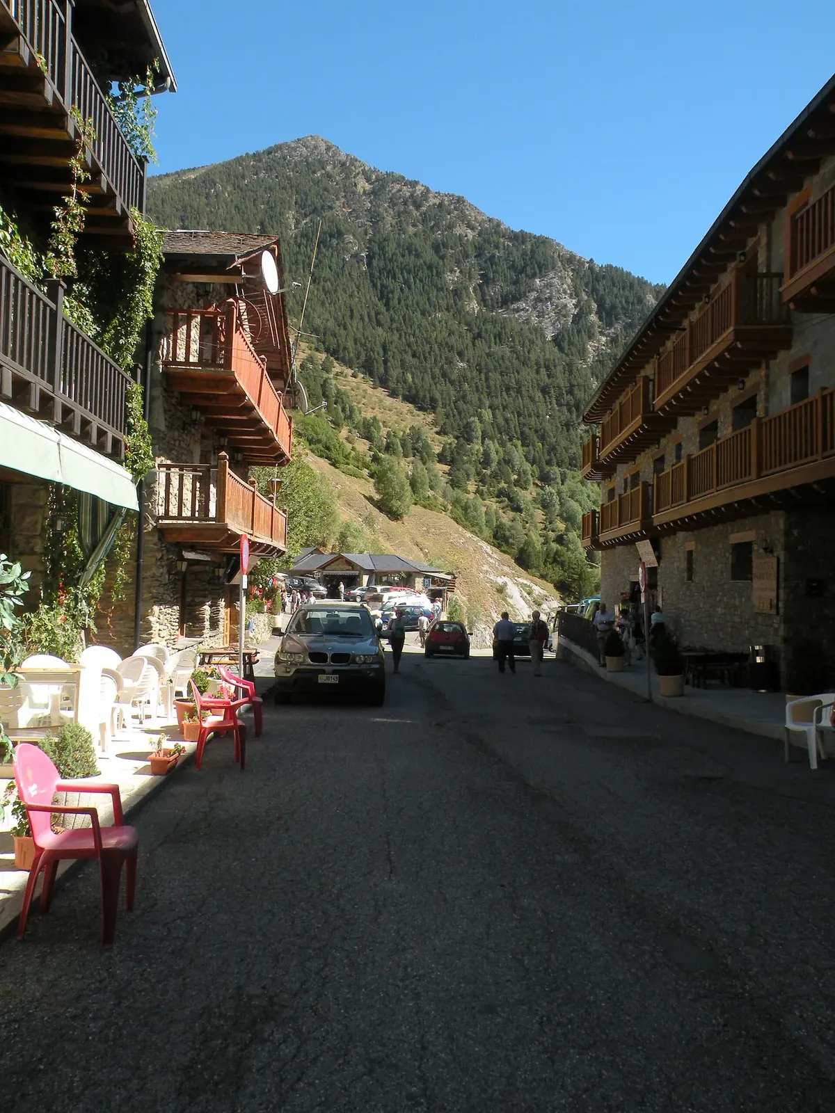 Calle principal de Os de Civís