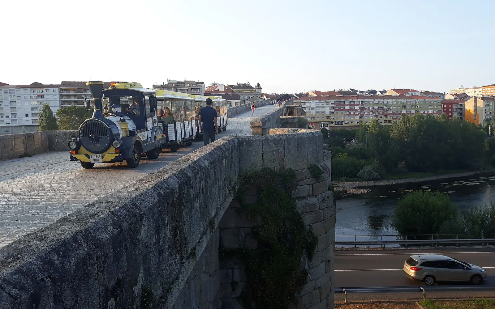 Qué ver en Ourense en un día: Puente Romano, As Burgas, Catedral y termas