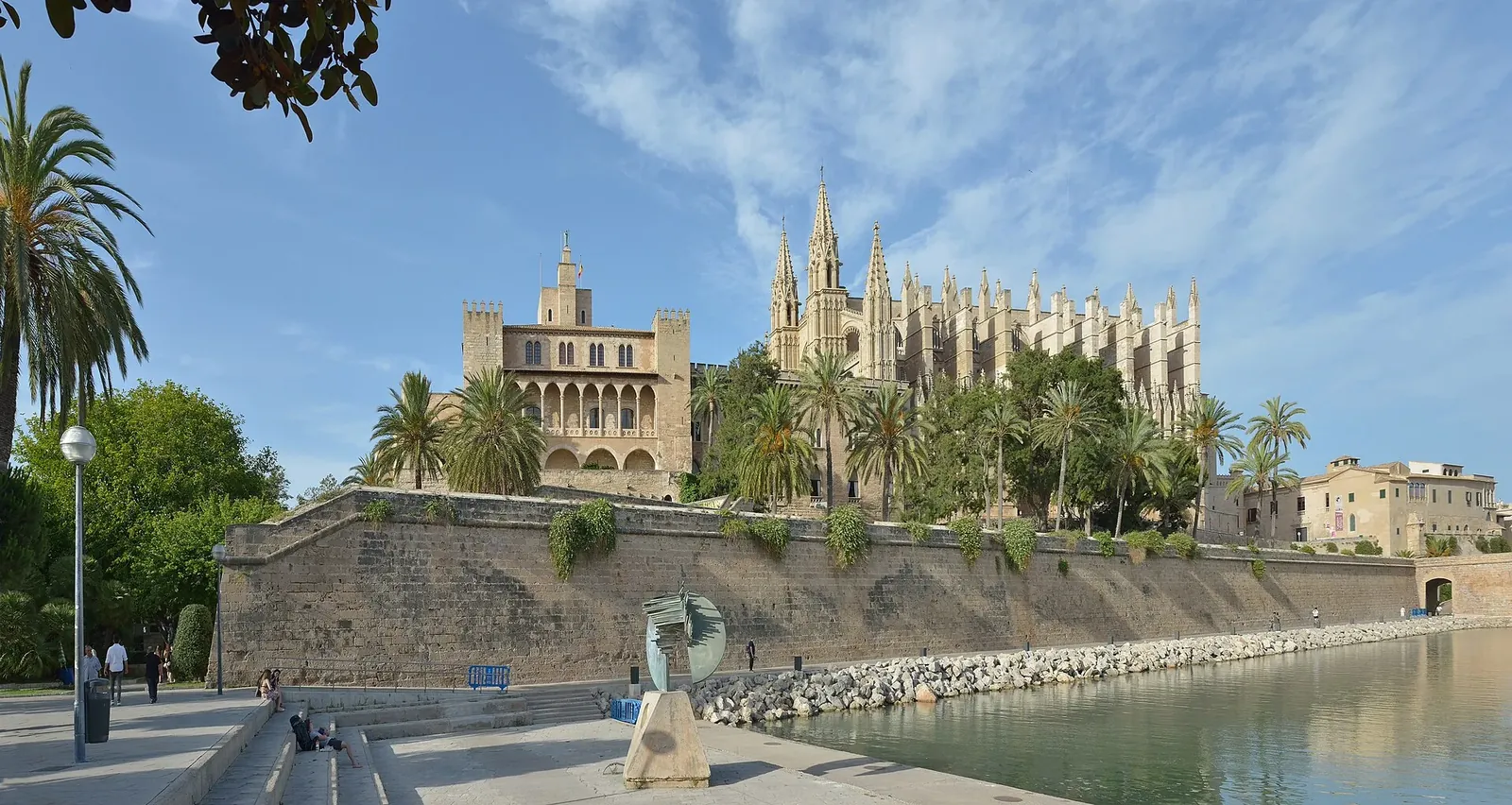Murallas, Almudaina y catedral desde el Parc de la Mar