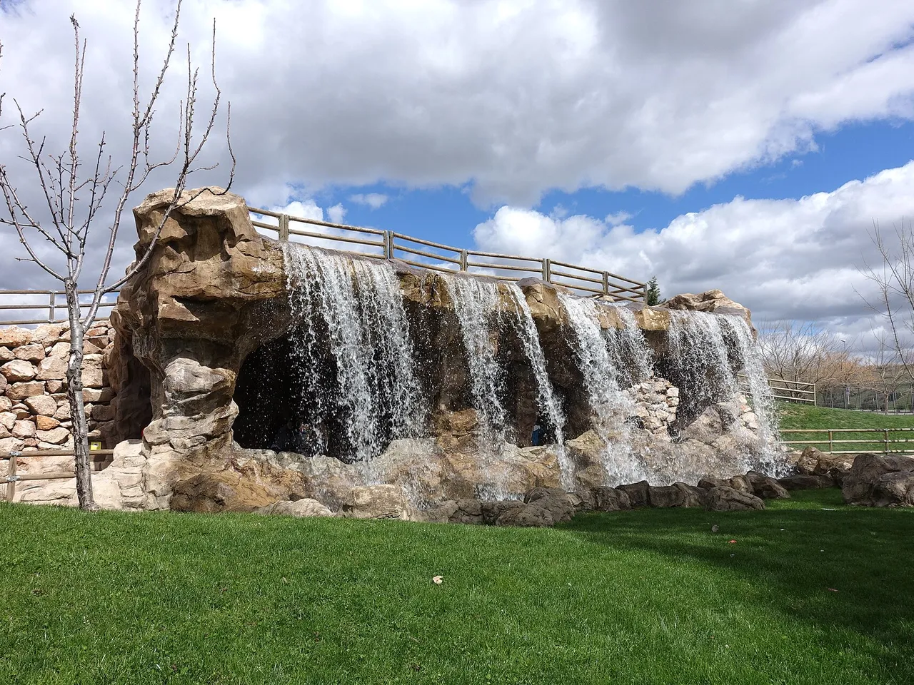 Cascada del Parque Europa