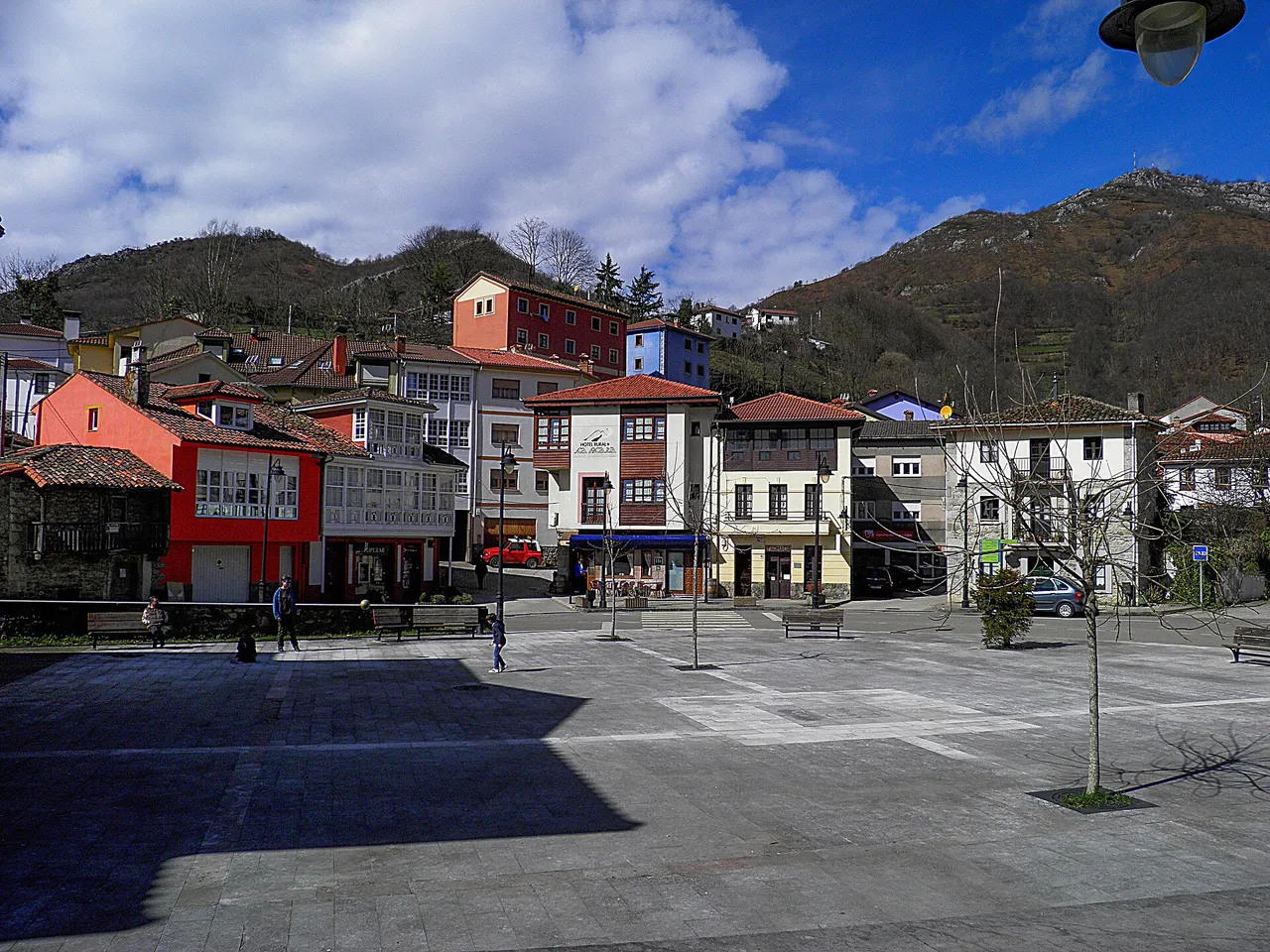 Plaza de Campo de Caso en el Parque de Redes