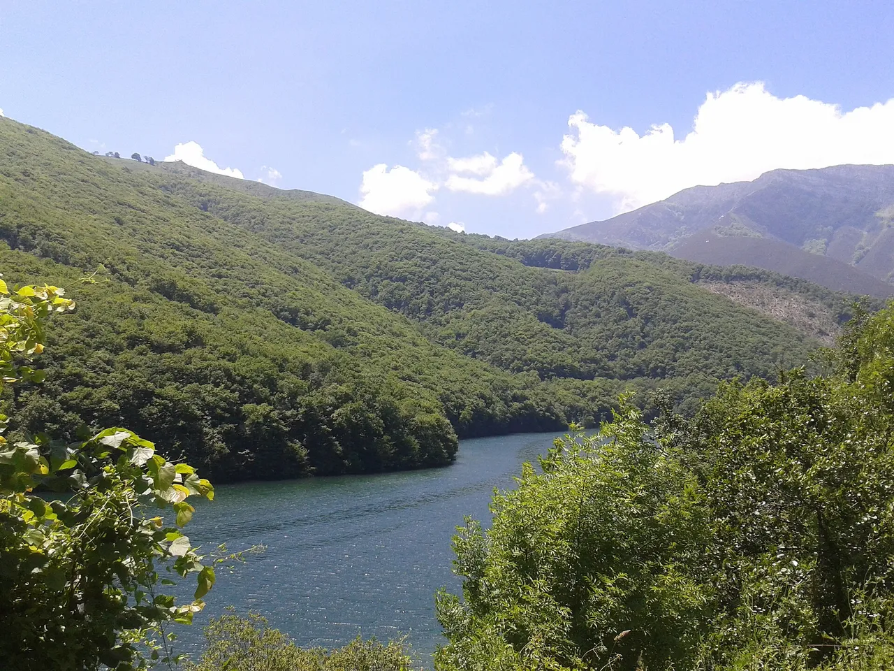 Río Nalón y embalse de Tanes