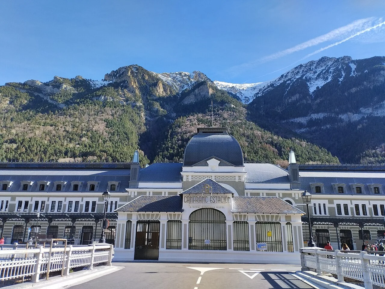 Entrada principal de la Estación de Canfranc