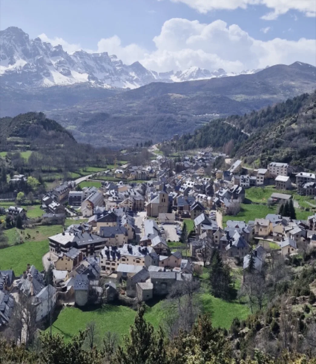 Vista de Panticosa desde el mirador O Calvé