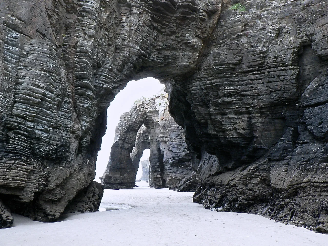Gran arco de roca en la Playa de las Catedrales