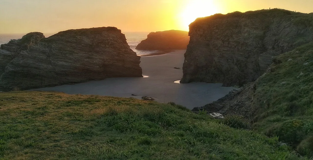 Atardecer en la Playa de las Catedrales