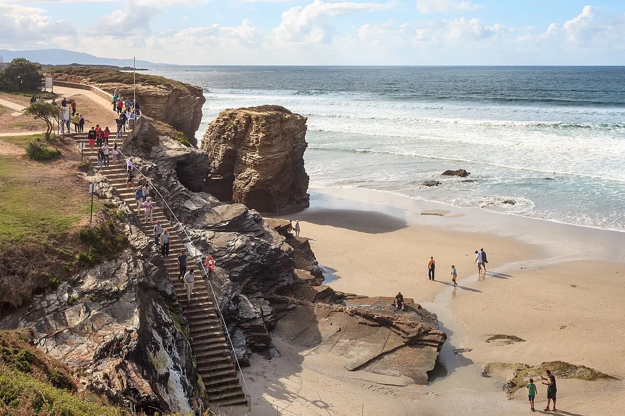 Escaleras de acceso a la Playa de las Catedrales