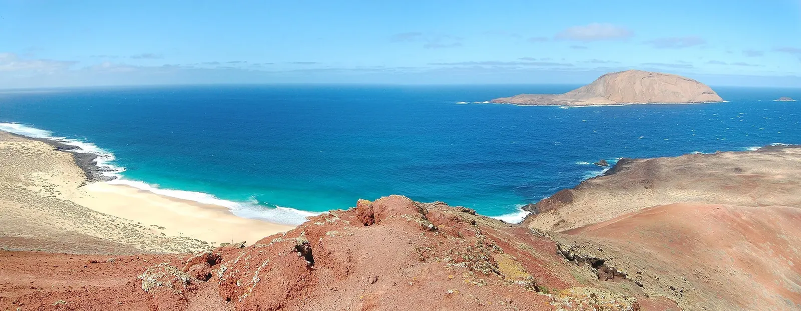 Vista de la Playa de las Conchas desde Montaña Bermeja