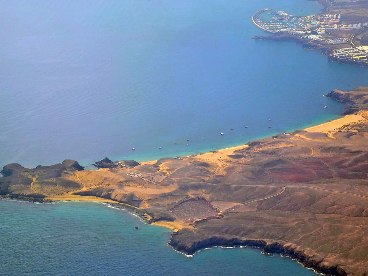 Vista aérea de la costa de Papagayo en Lanzarote