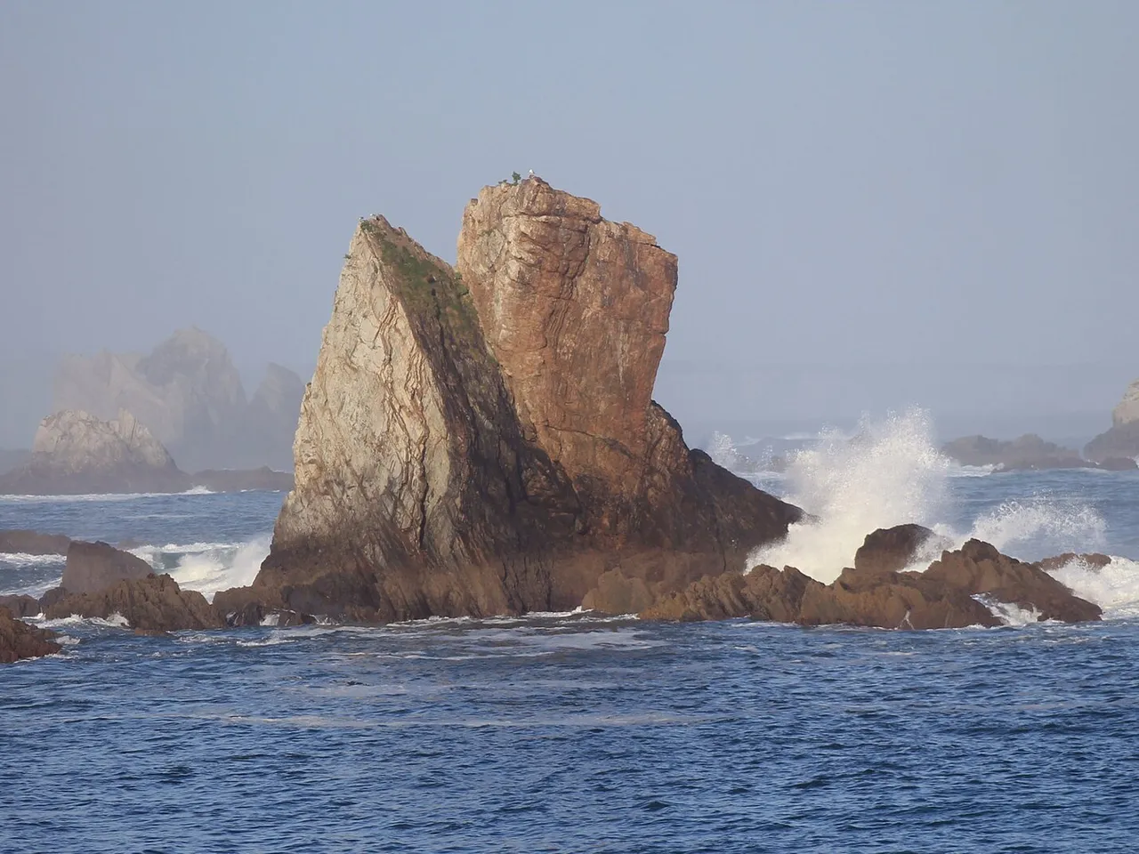 Mar en la Playa del Silencio de Cudillero