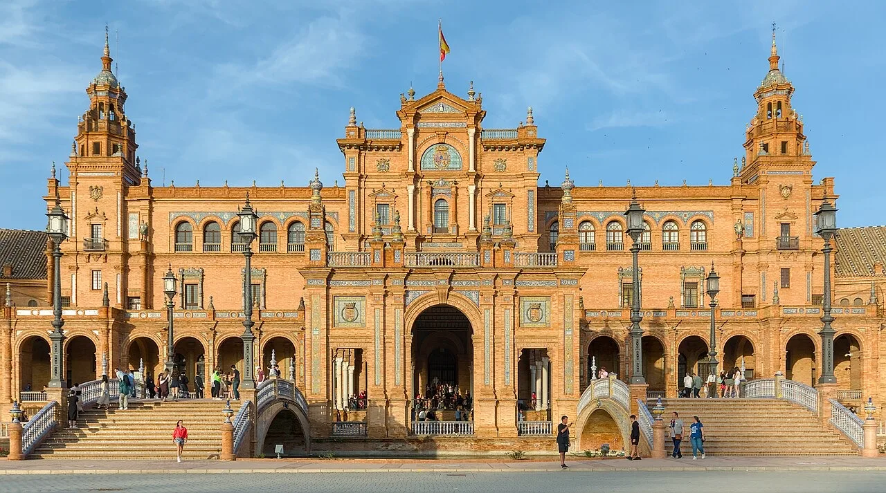 Edificio central de la Plaza de España