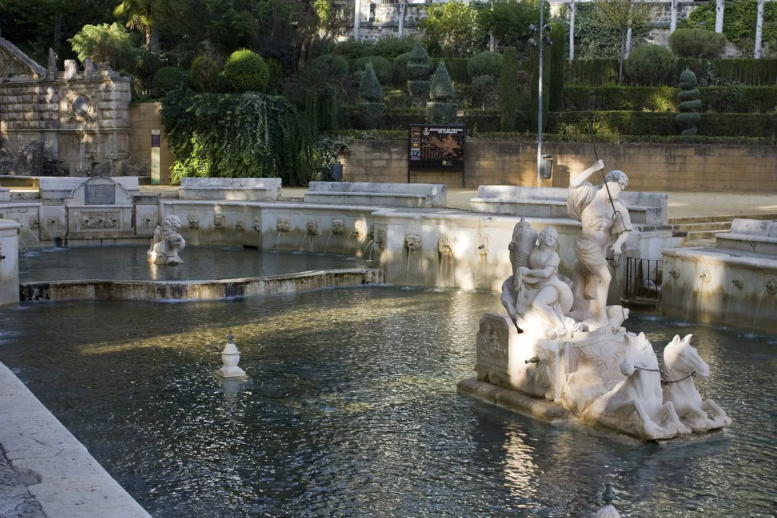 Grupo escultórico de Neptuno en la Fuente del Rey