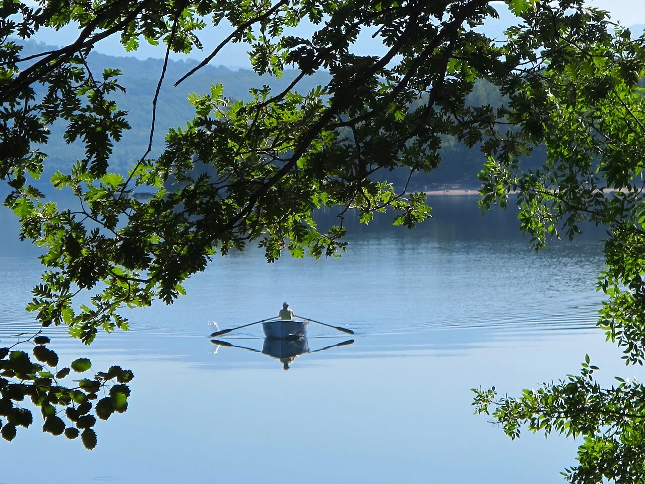 Barca en el Lago de Sanabria