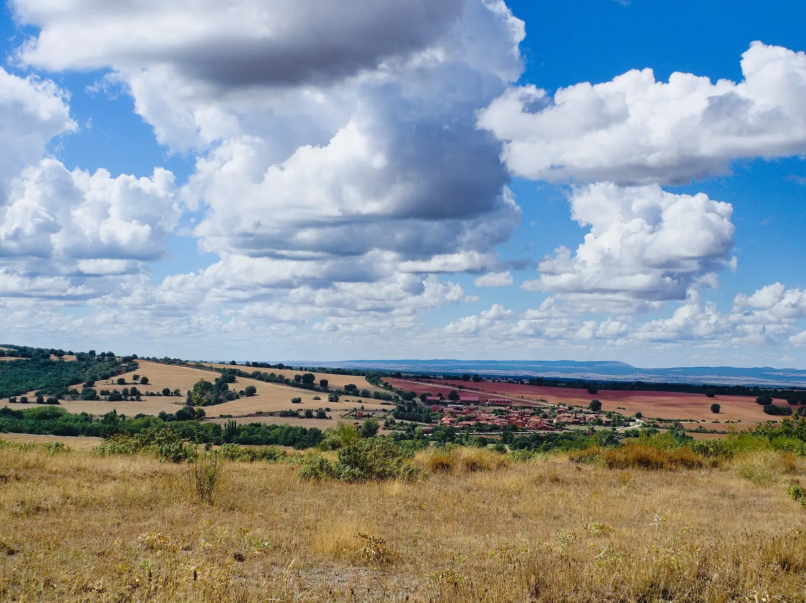 Villacorta vista desde el camino de Madriguera