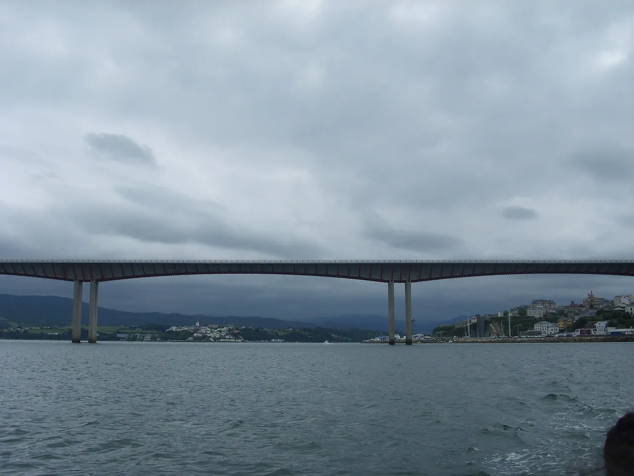 Puente de los Santos sobre la ría del Eo entre Galicia y Asturias