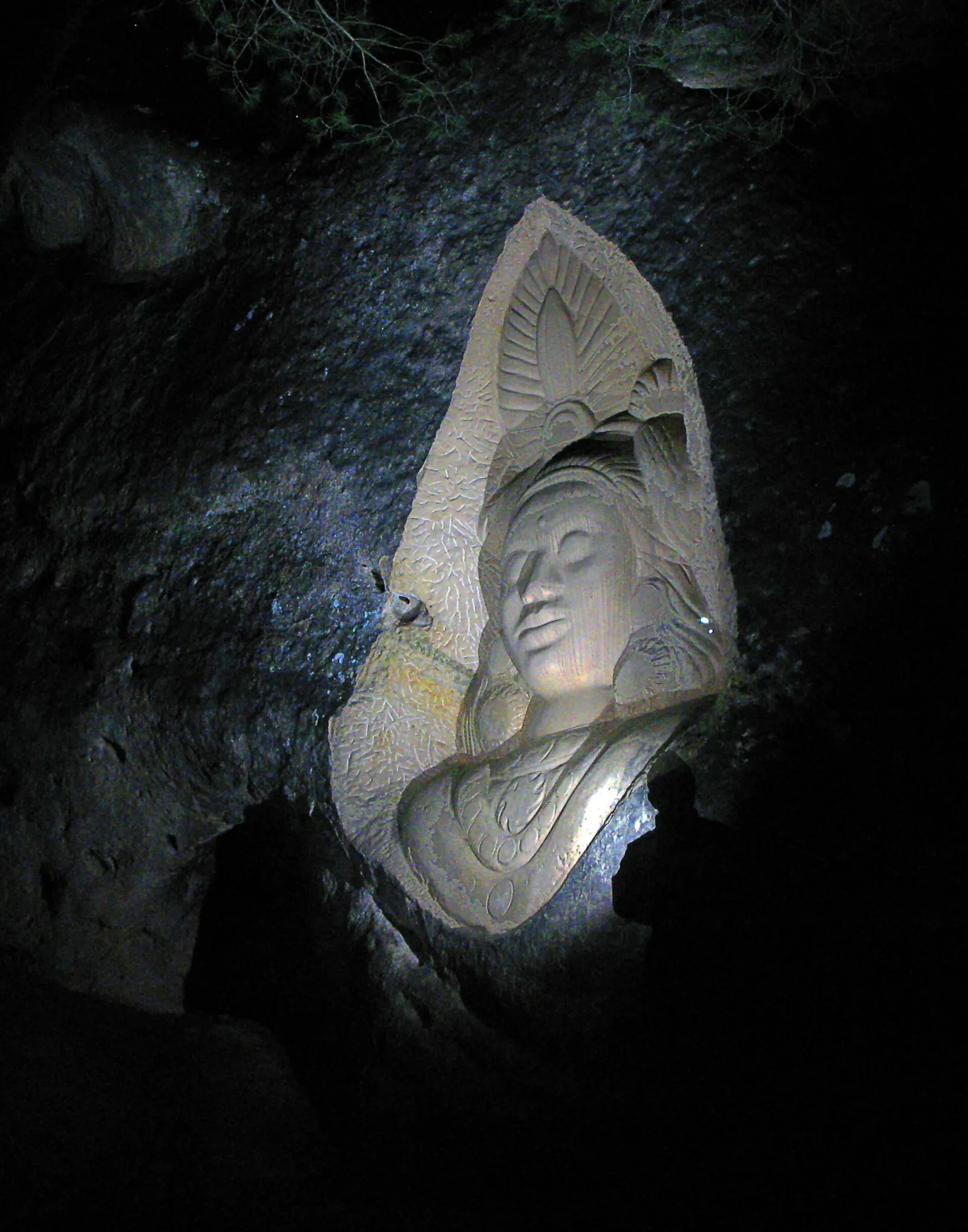Escultura de Krishna en la Ruta de las Caras