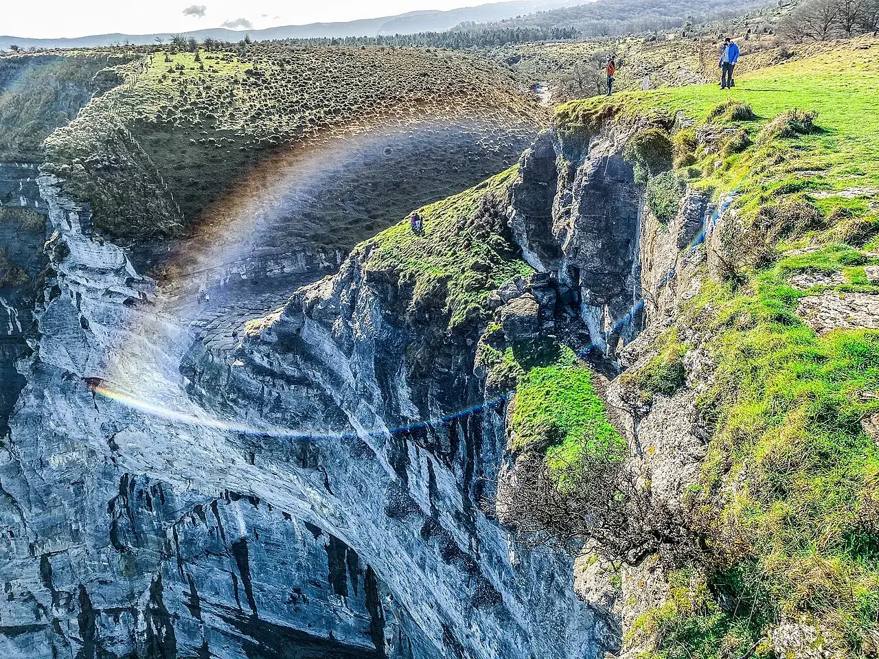 Cañón del Salto del Nervión con arcoíris