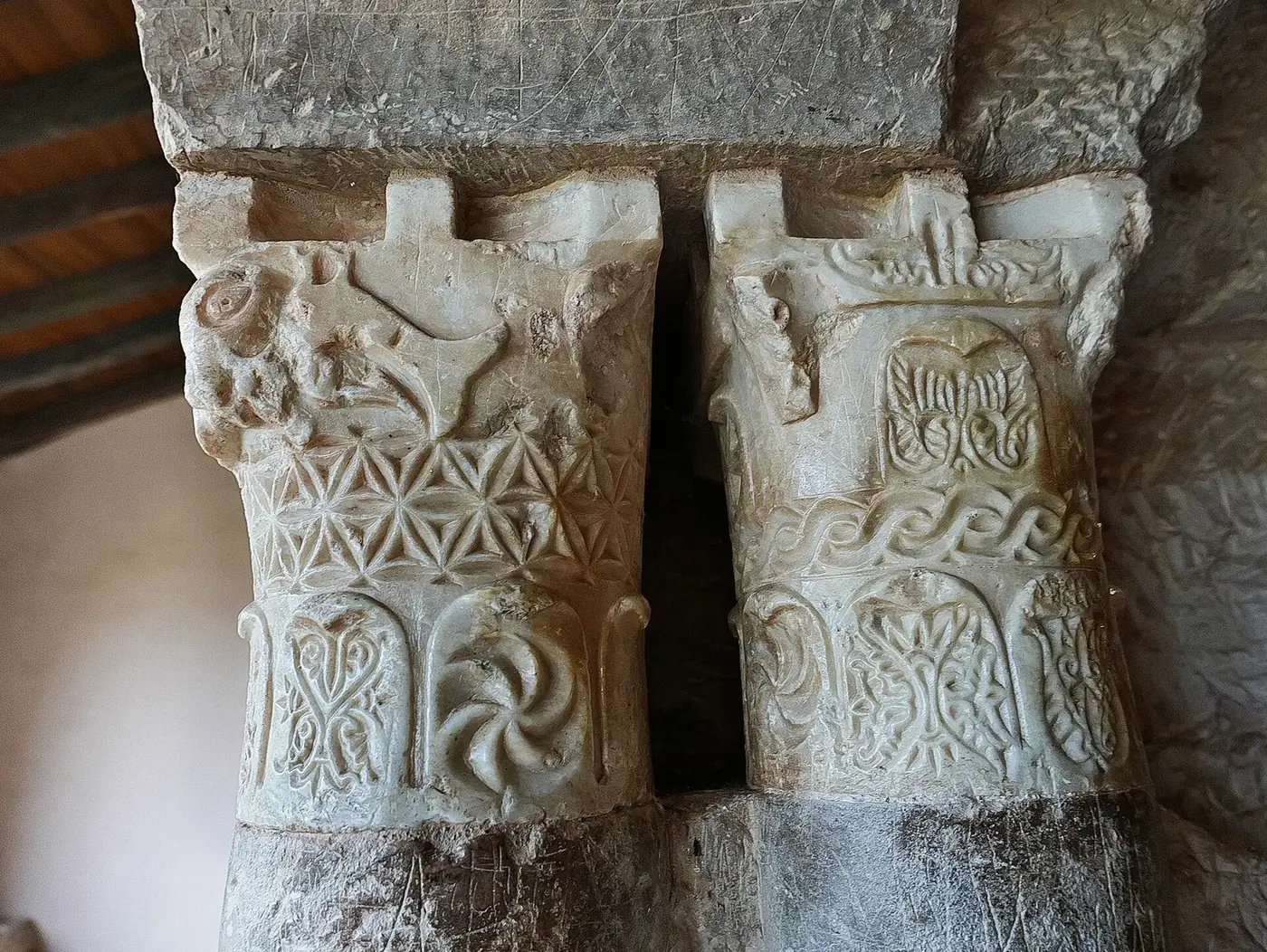Capiteles de la iglesia del monasterio de Suso