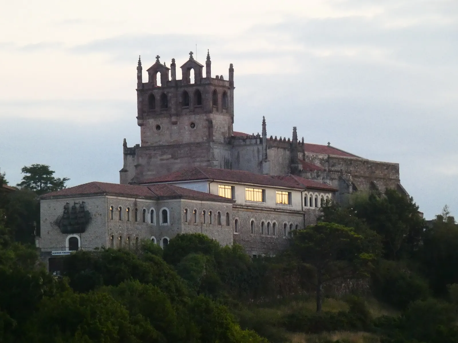 Iglesia de Santa María de los Ángeles en San Vicente de la Barquera