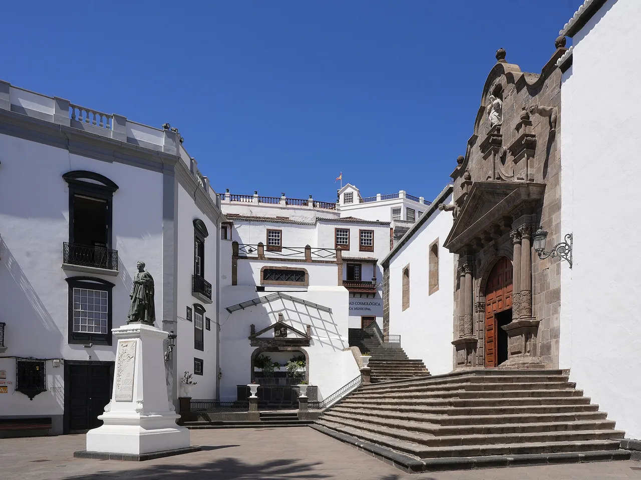 Plaza de España de Santa Cruz de La Palma con edificios renacentistas