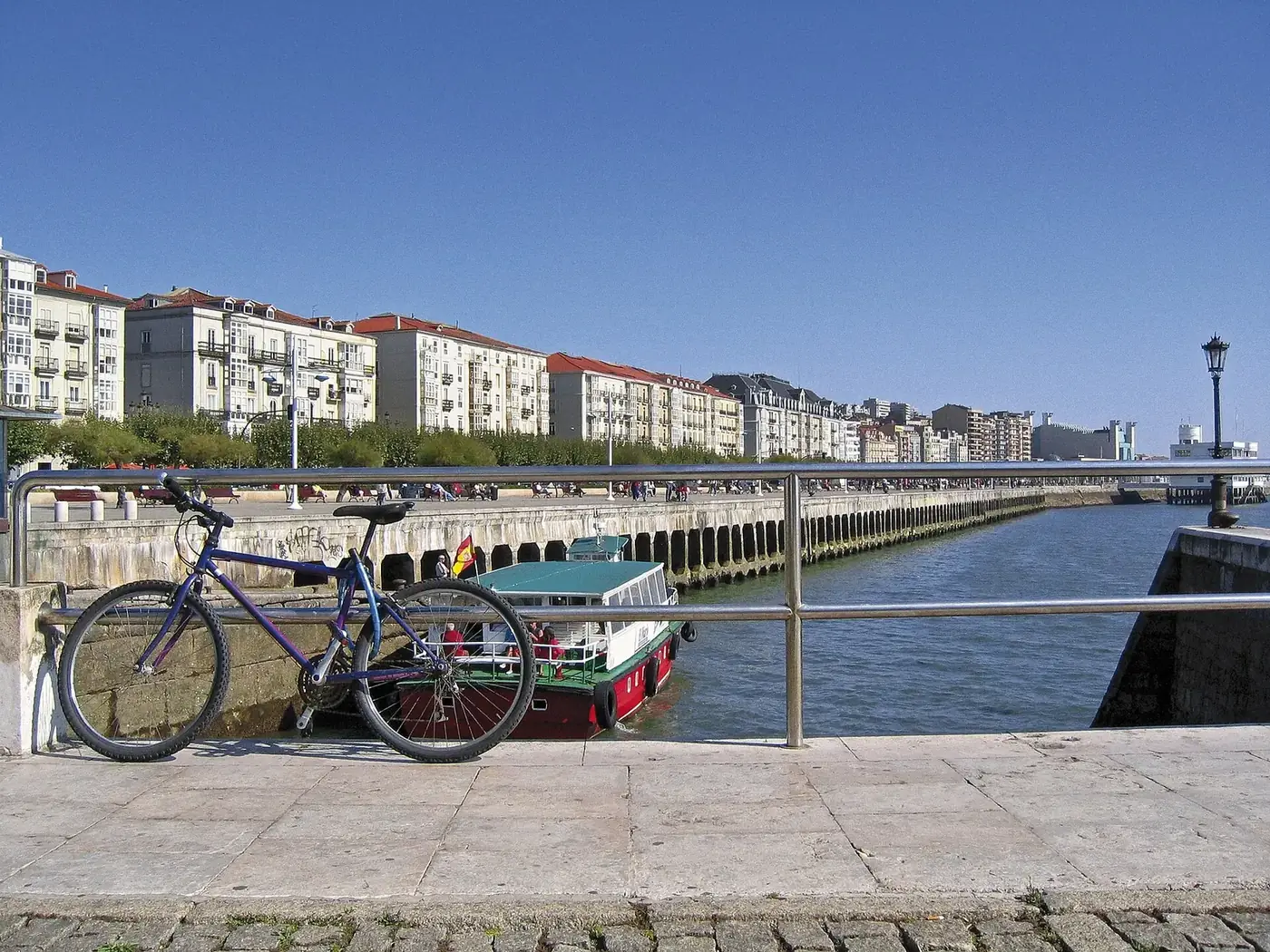 Paseo de Pereda junto al puerto de Santander