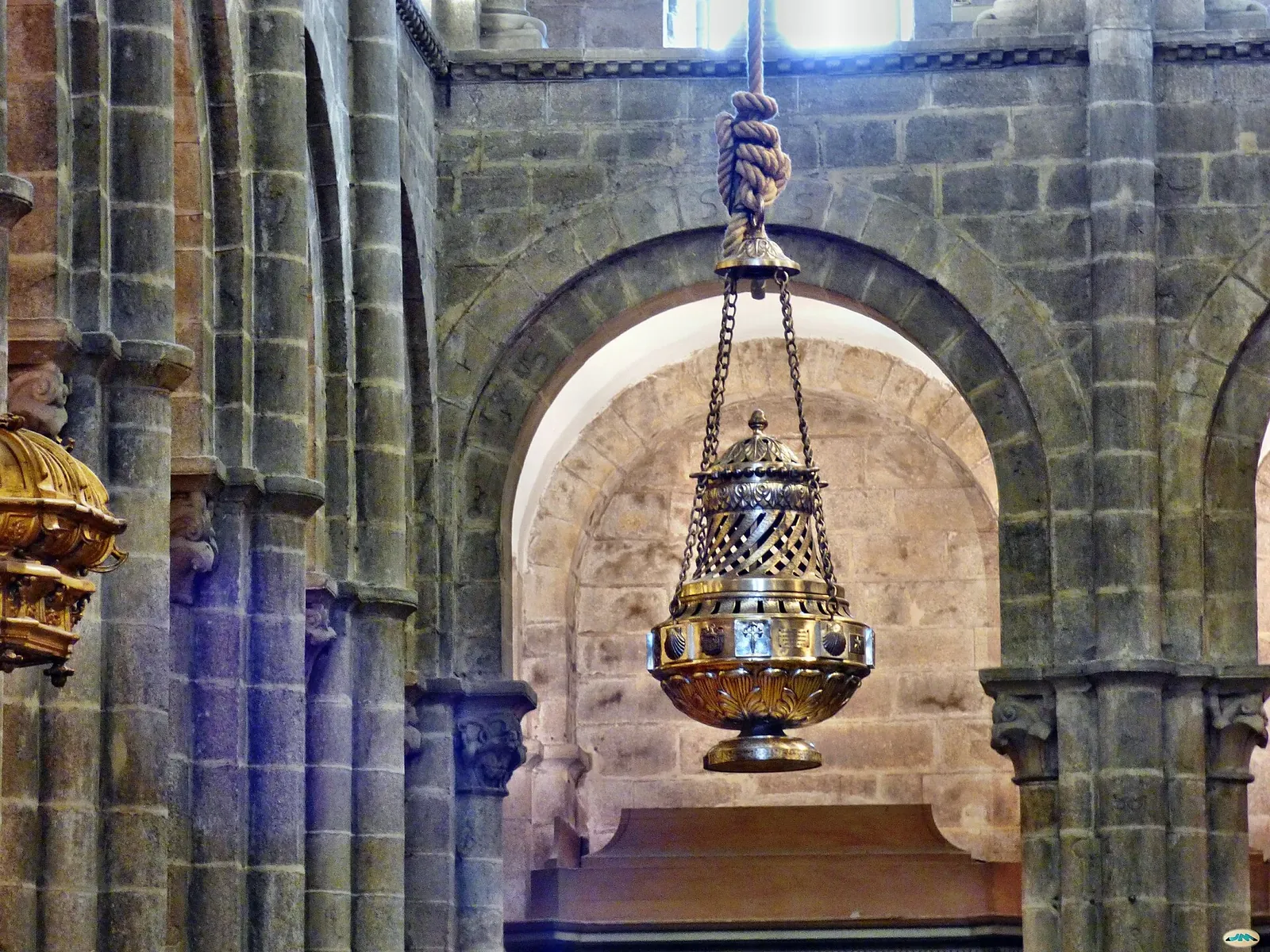 Botafumeiro colgado en la catedral de Santiago