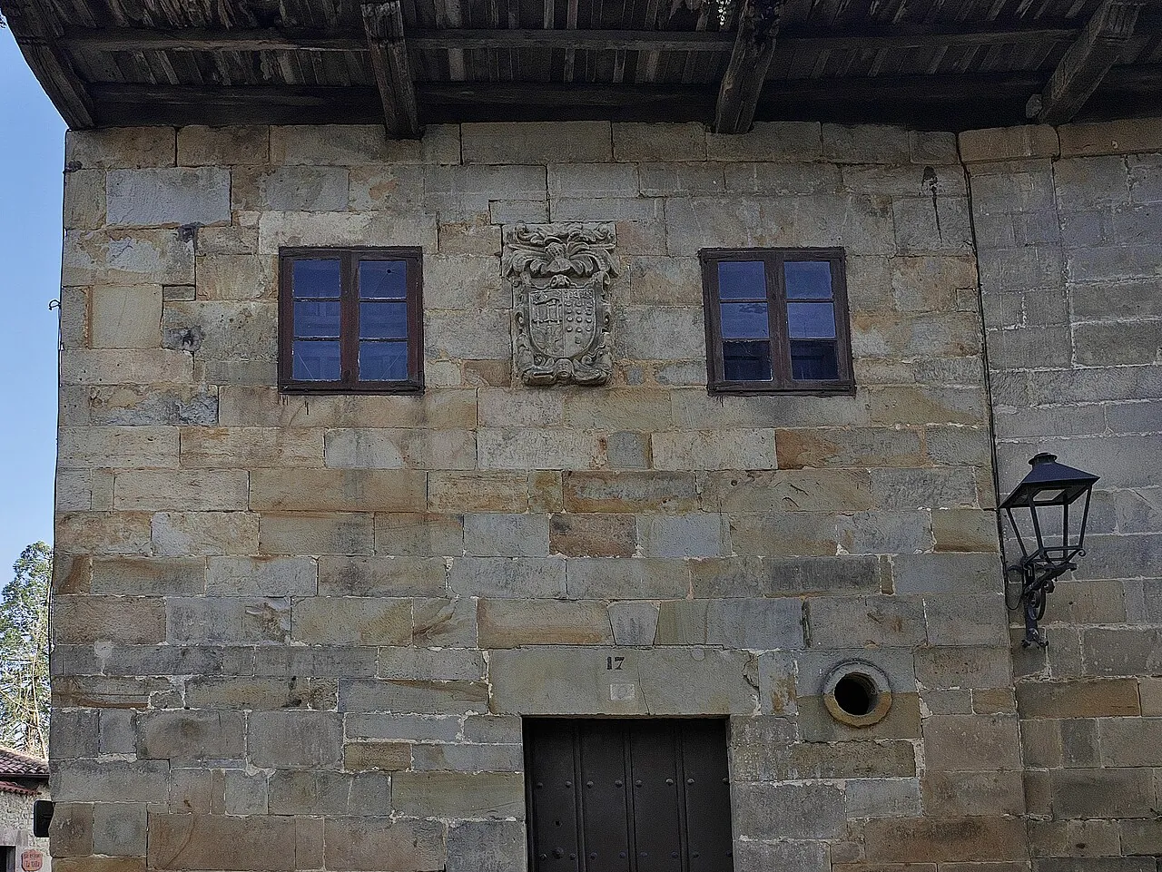 Casonas con escudo en Santillana del Mar
