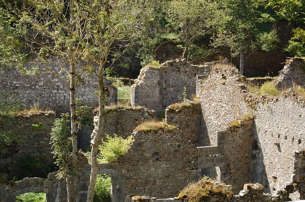 Ruinas de la fábrica de armas de Orbaizeta