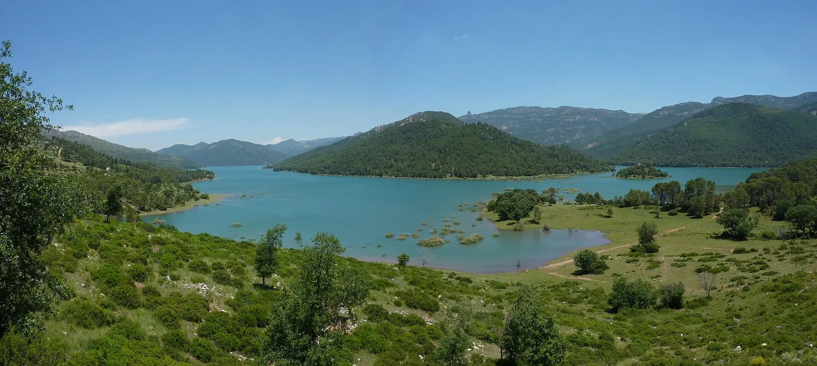 Embalse del Tranco en la Sierra de Cazorla