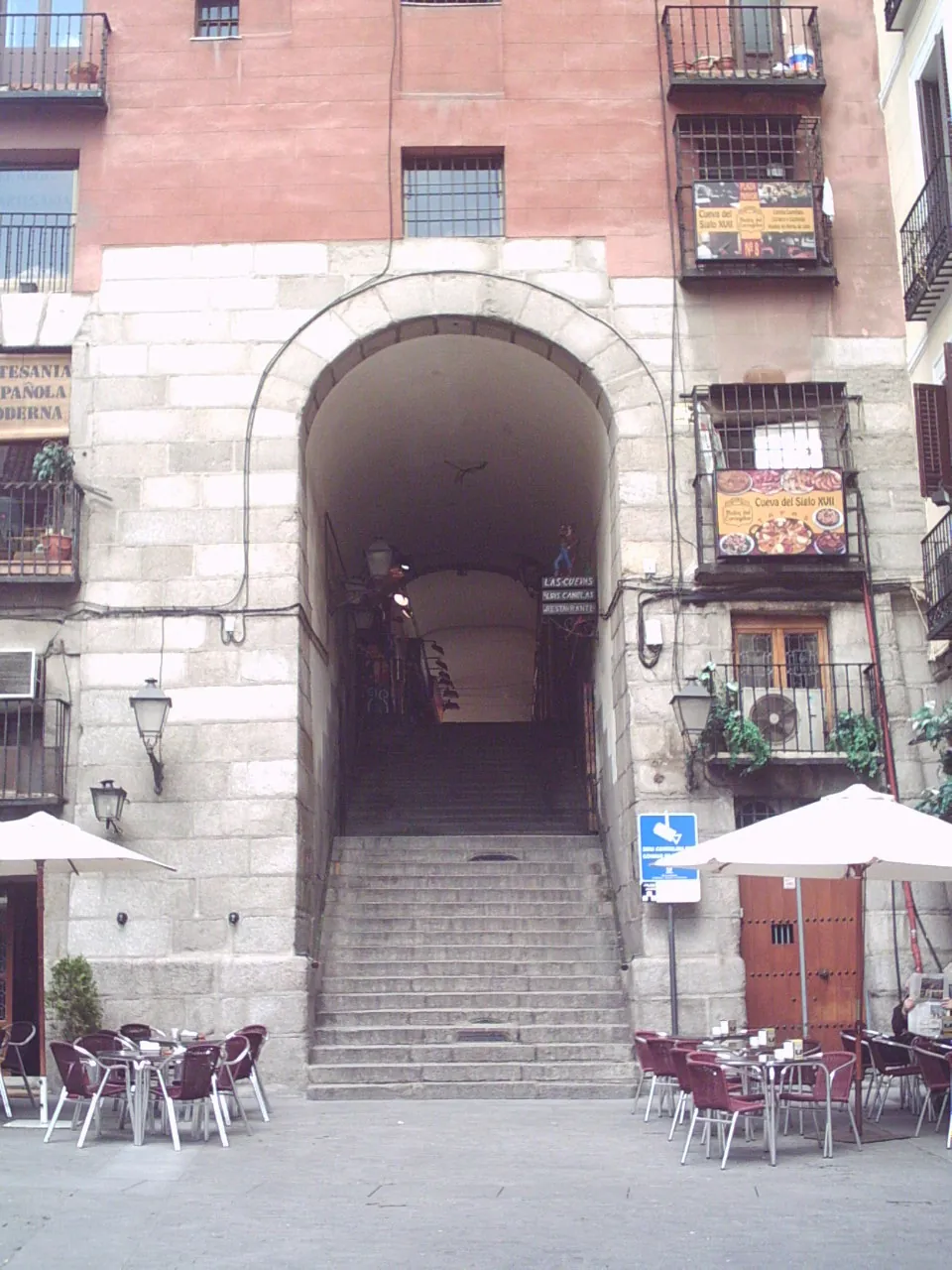 Arco de Cuchilleros en Madrid