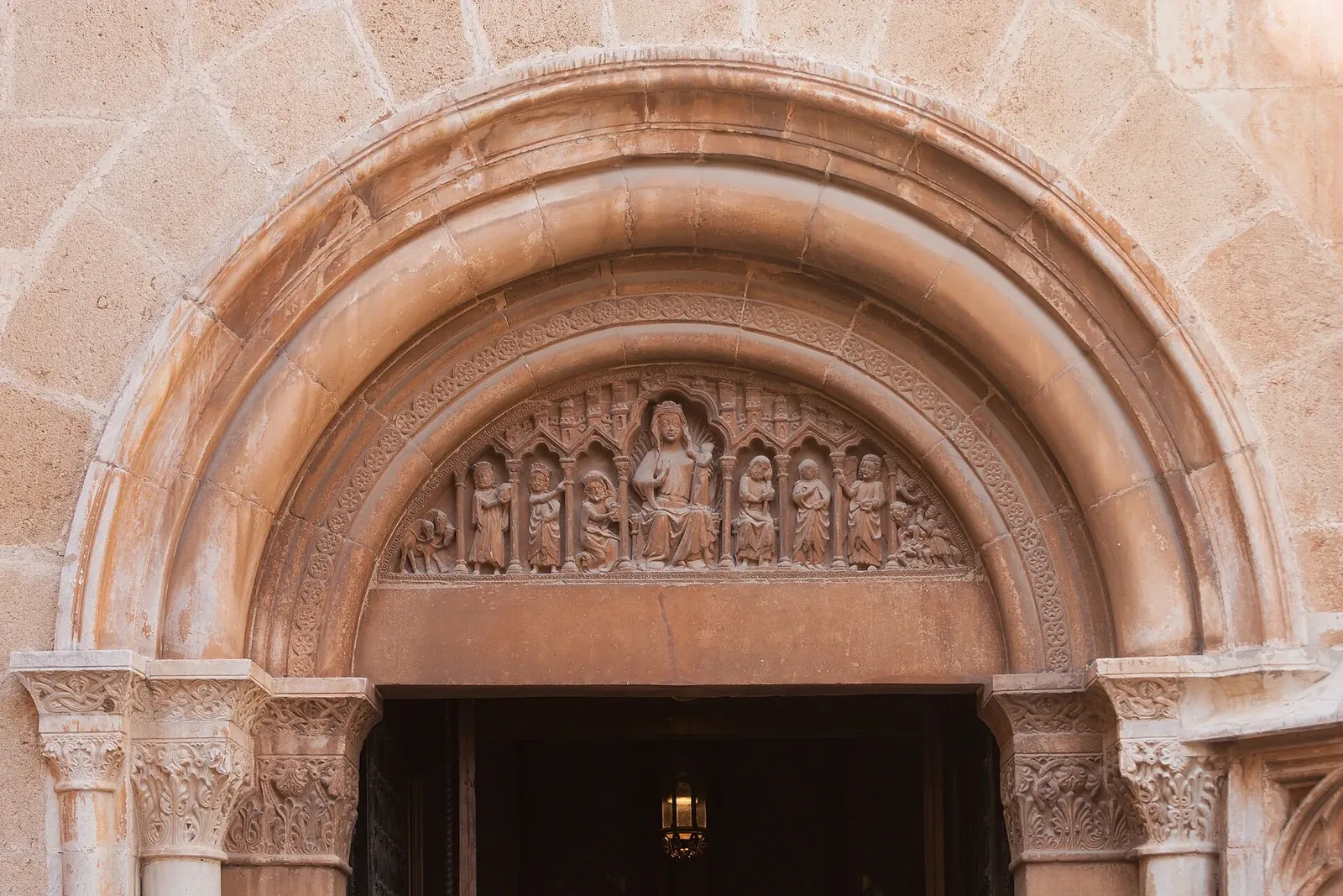 Portada románica de la catedral de Tarragona