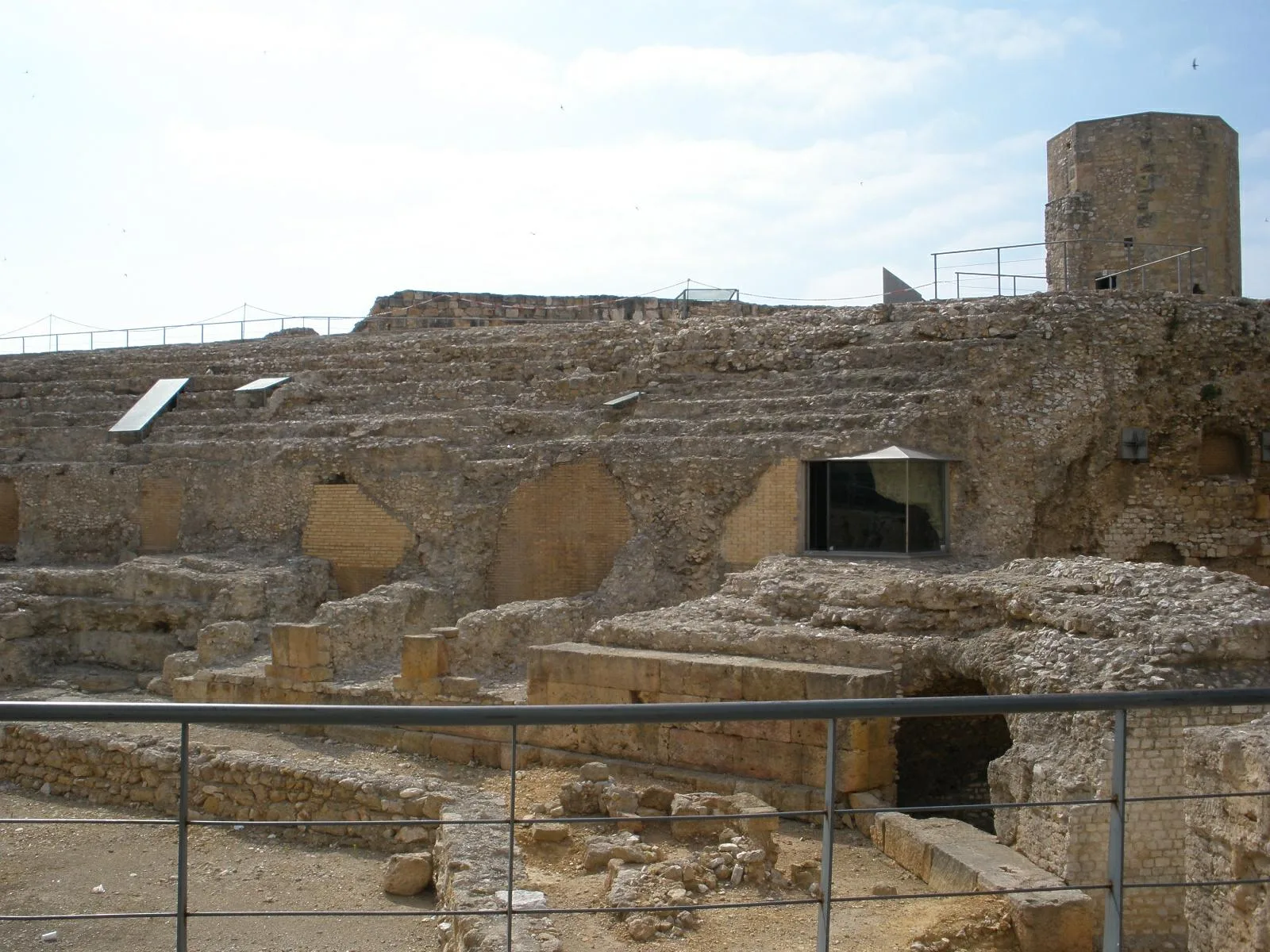 Restos del circo romano de Tarragona y la torre del Pretorio