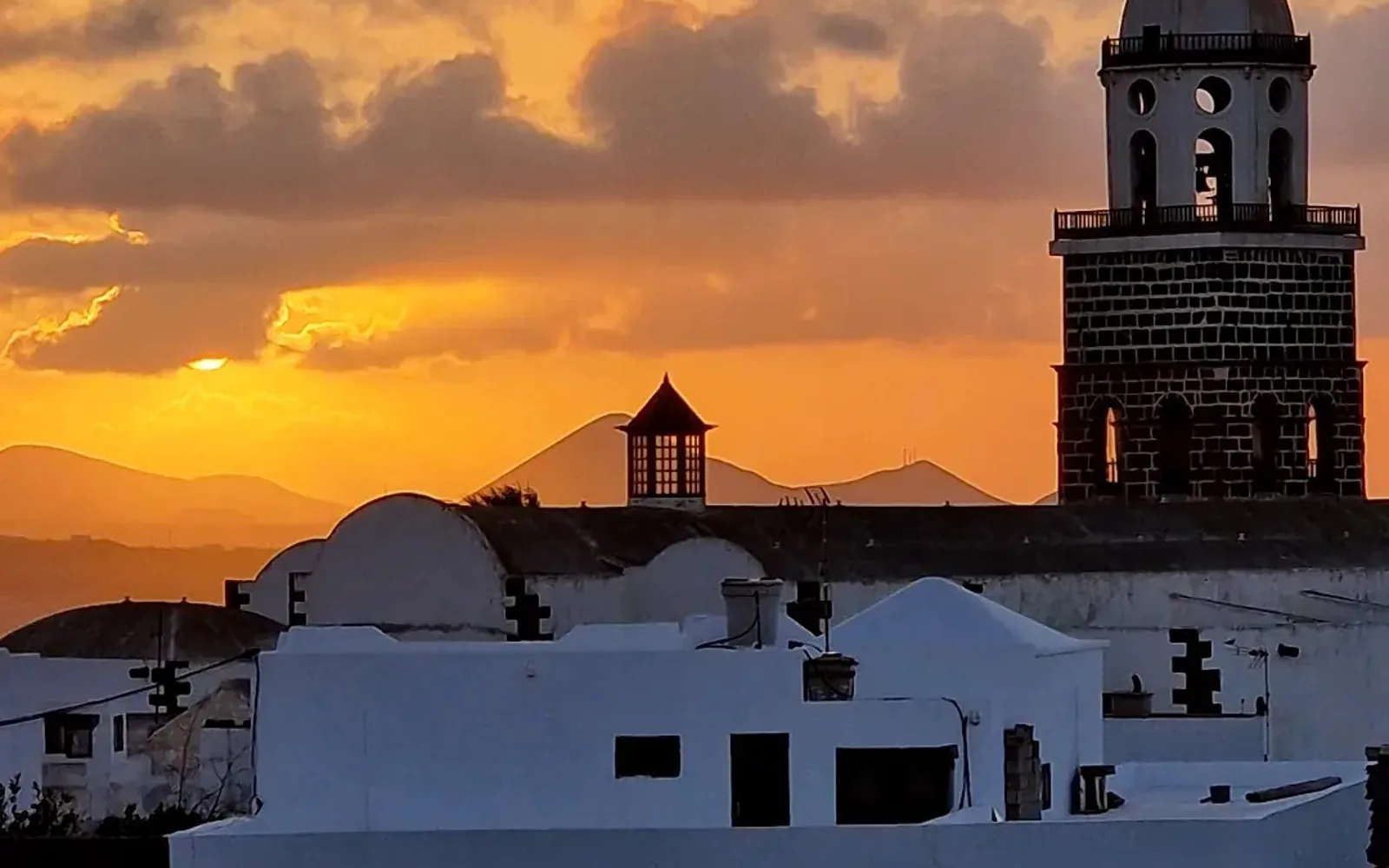 Qué ver en Teguise (Lanzarote): mercadillo del domingo, castillo y casco histórico
