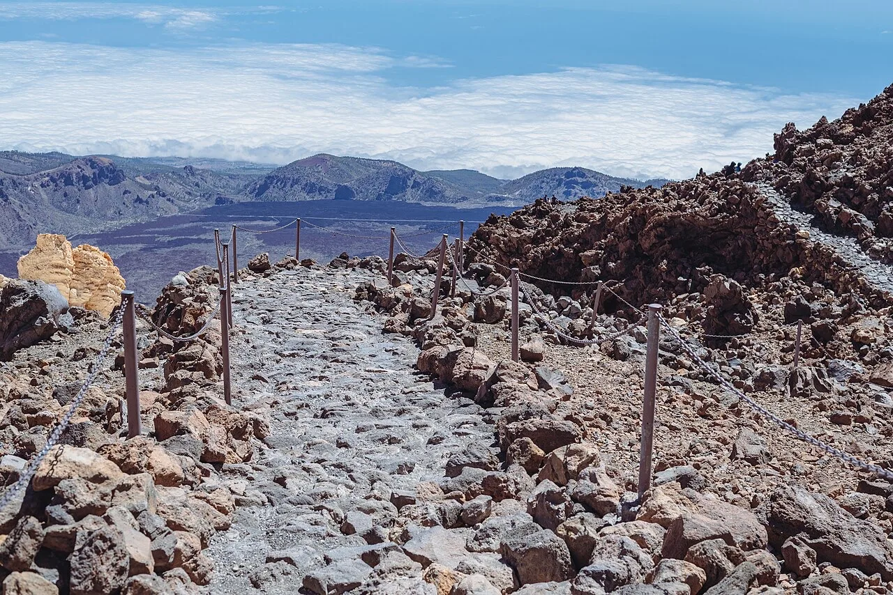 Sendero de lava en el Parque Nacional del Teide