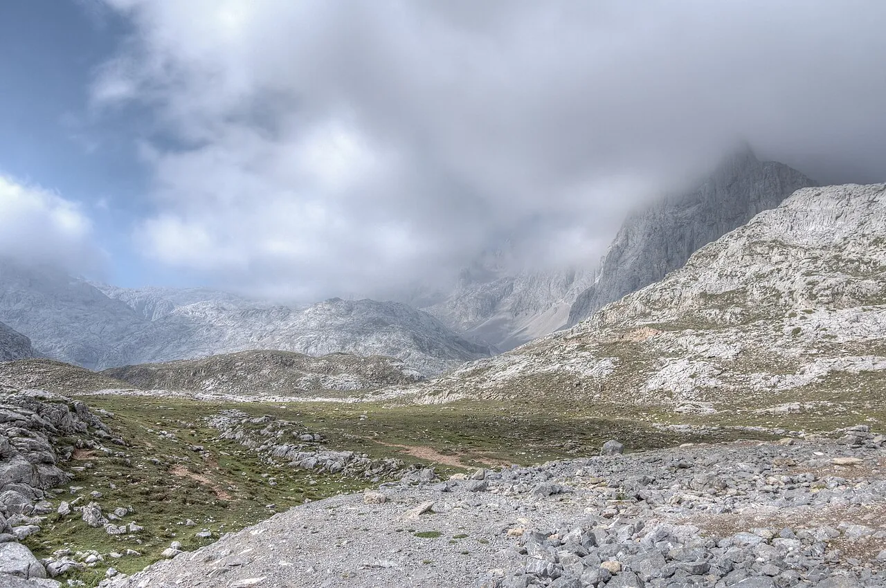Paisaje de Picos de Europa sobre Fuente Dé