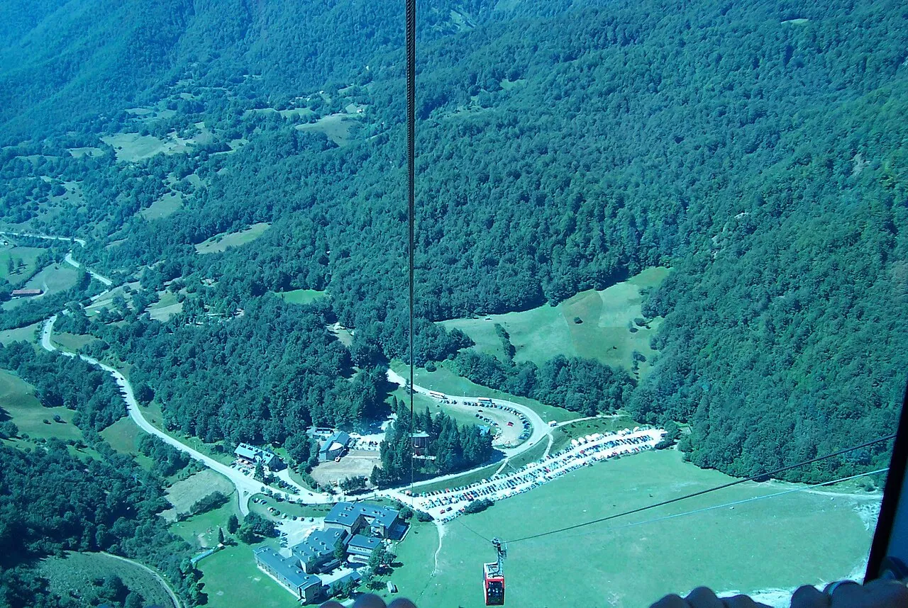 Vista vertical desde el teleférico de Fuente Dé