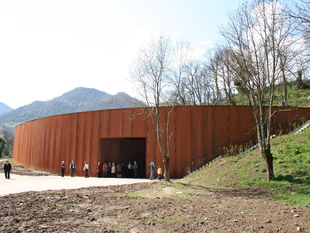 Entrada del Parque de la Prehistoria de Teverga