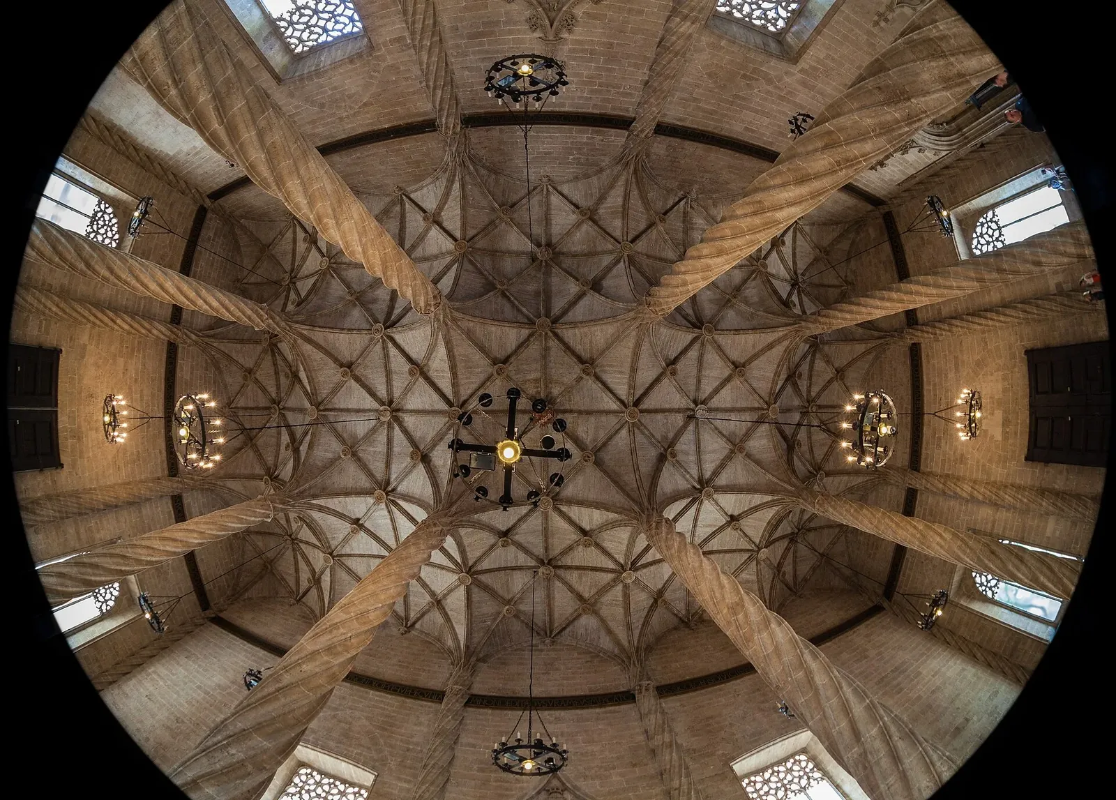 Columnas helicoidales de la Lonja de la Seda de Valencia