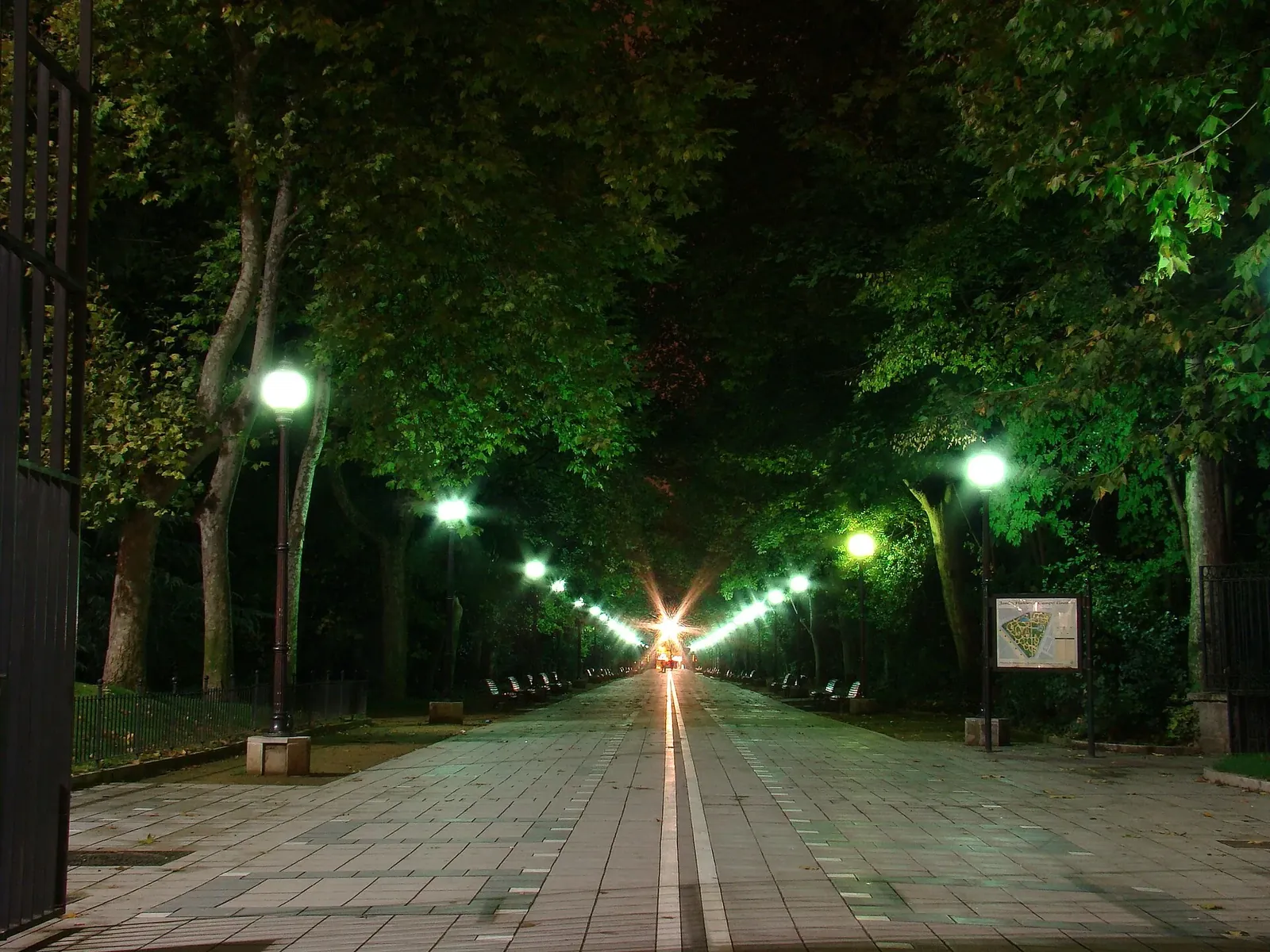 Parque del Campo Grande de Valladolid iluminado